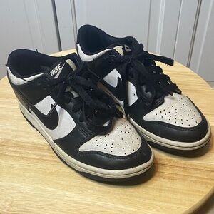 Nike Dunks Panda Black and White Shoes Big Kid 4
